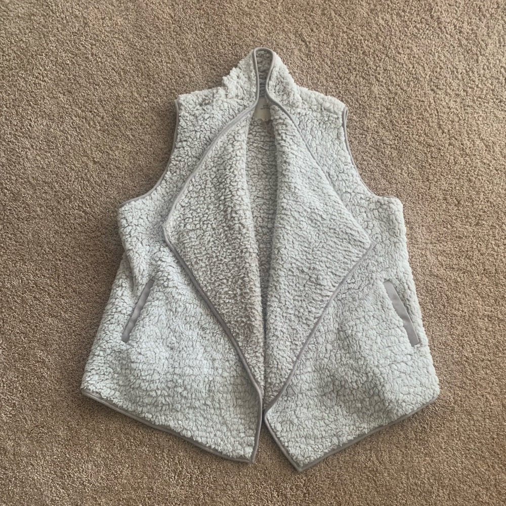 THREAD + SUPPLY Fuzzy Fleece Comfy Open Front Vest NWT